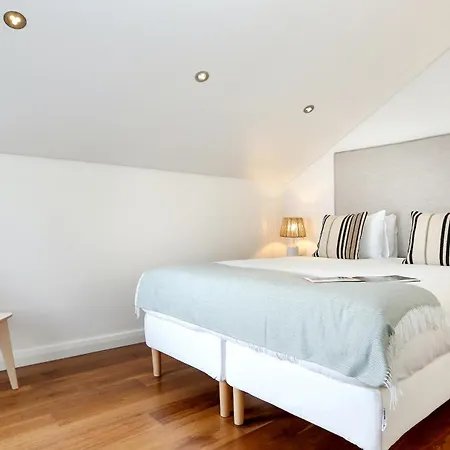 Essence Duplex In By Misha's Place Faro