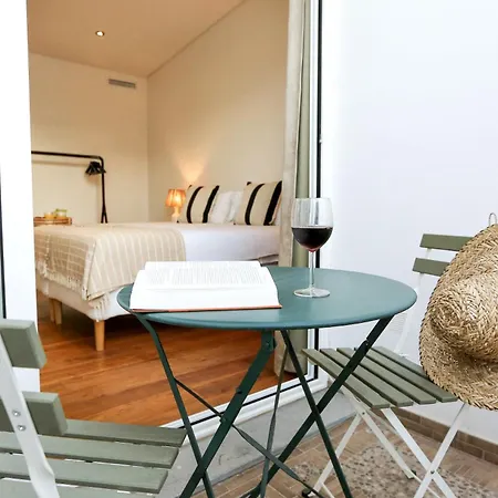 Apartman Essence Duplex In By Misha's Place *