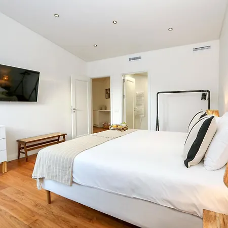 Apartman Essence Duplex In By Misha's Place