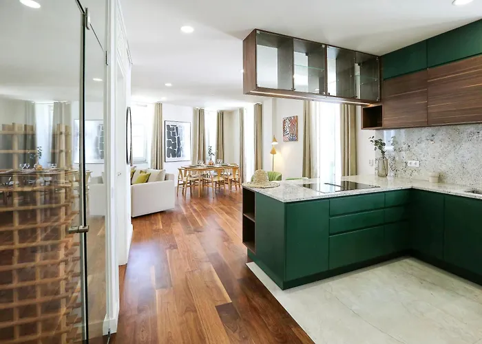 Essence Duplex In By Misha's Place Apartament *