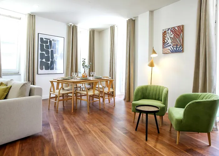 Essence Duplex In By Misha's Place *