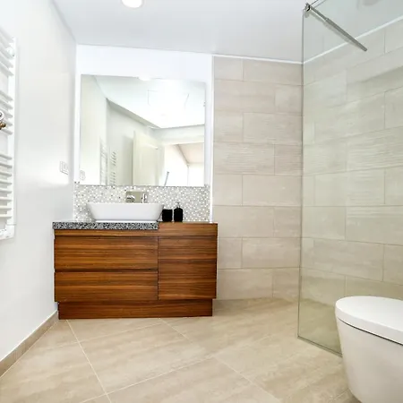Essence Duplex In By Misha's Place *